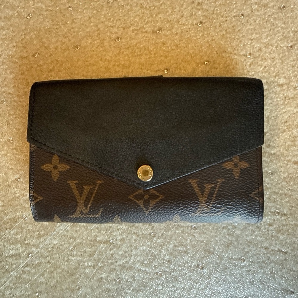 Authentic Vintage LV Monogram Sarah Wallet Black Flap Made in Spain 2010s